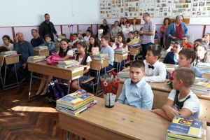Școala începe la 9 septembrie.