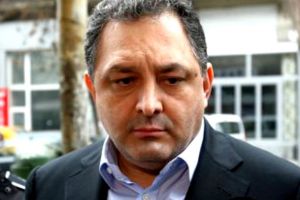 Mama lui Marian Vanghelie a murit. Fostul primar şi soţia lui, în doliu