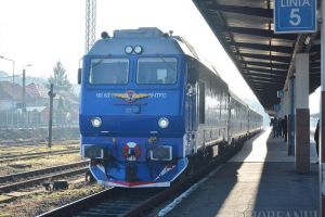 Fără clasa întâi: Pasagerii trenului Braşov - Oradea se plâng că au fost forţaţi să călătorească în condiţii mizere
