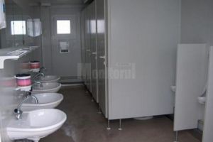 Doar cinci şcoli din judeţ au optat pentru instalarea de toalete de tip container