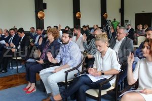 Fagadau arunca bani grei din bugetul Constantei pentru finantarea unor cluburi sportive private! Liberalii cer explicatii in legatura cu oportunitatea alocarii acestor sume colosale