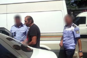 Bărbatul tăiat cu drujba, în arest la domiciliu