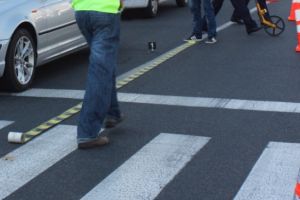 Accident pe Soseaua Vestului. O femeie a fost lovita de masina, pe trecerea pentru pietoni
