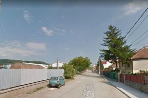 Calvarul sibienilor care locuiesc pe strada Frezorilor – Miros insuportabil emanat din curtea unei firme din zonă