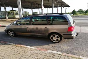 FOTO. Încă o maşină furată din străinătate, descoperită în PTF Petea