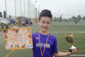 Voluntarii Olimpişti adună bani pentru micuţul fotbalist bolnav de leucemie
