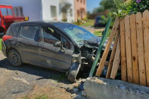 S-ar fi putut termina tragic pentru un bărbat care a adormit la volan.