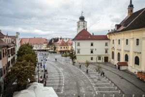 Piaţa Mică închisă parţial de joi până duminică