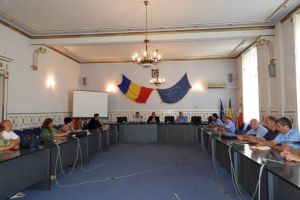 Ședinţă extraordinară a Comitetului Judeţean pentru Situaţii de Urgenţă, marţi la sediul Instituţiei Prefectului – Judeţul Alba: Măsuri pentru diminuarea efectelor negative ale caniculei şi secetei la nivelul judeţului