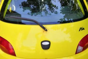 VÂND Ford Ka, fabricaţie oct. 2006, motor 1,3 benzină, AC, trapă electrică, parbriz încălzit, ţinută în garaj, impecabilă. ITP, asigurare la zi, instalaţie GPL omologată. Preţ 7000 lei. Tel. 0765711738.