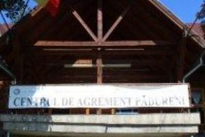 A început „Școala Naţională de Democraţie”, la Pădureni. Invitat special, politologul Cristian Pîrvulescu