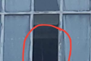 Baimarea gasit spanzurat pe balconul locuintei sale