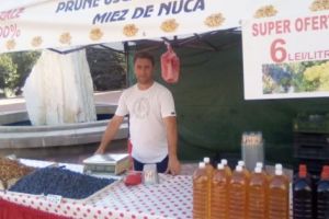 Bebeluş de şase luni, VEDETĂ la târgul de Sf. Maria din Piteşti!