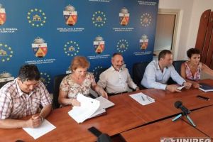 Ședinţă la Primăria Alba Iulia: Pregătirea unităţilor de educaţie din municipiu pentru următorul an şcolar, principalul subiect