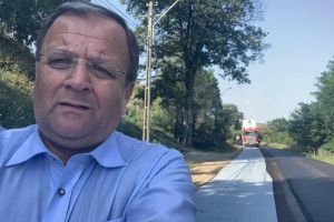 Flutur anunţă că au început lucrările de asfaltare pe drumul judeţean de la Stulpicani ...