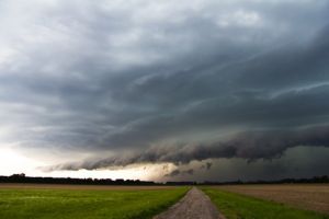 Satu Mare, sub Cod galben de vreme severă. Meteorologii anunţă furtuni, vijelii şi grindină