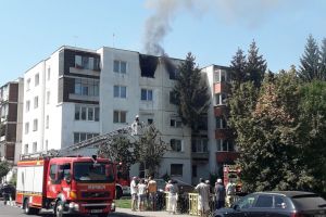Foto: Incendiu violent la un apartament de Progresului