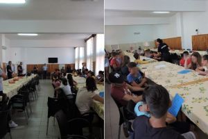 FOTO. „Sunt adolescent, deci sunt responsabil”, activitate preventiv-educativă desfăşurată de jandarmii albaiulieni în tabăra şcolară de la Arieşeni