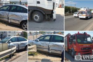 FOTO, VIDEO. ACCIDENT rutier în Alba Iulia, pe strada Alexandru Ioan Cuza: Coliziune între un autoturism şi un TIR