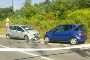 FOTO Accident la Târnava – Două maşini s-au ciocnit