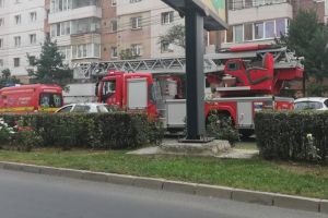 Bătrânică găsită căzută într-un apartament pe Mihai Viteazu