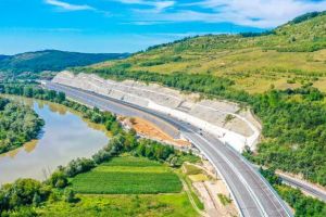LIVE VIDEO: S-A DESCHIS circulaţia pe lotul 4 din Autostrada A1, Lugoj-Deva. A fost efectuată recepţia nodului Ilia, care permite descărcarea traficului pe DN7