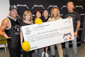 Metallica a donat 250.000 de euro pentru construcţia primului spital oncologic pentru copii din România