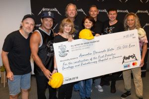 Metallica a donat 250.000 de euro pentru construirea primului Spital de Oncologie şi Radioterapie Pediatrică din România