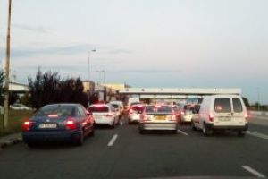 Peste 4.000 de politisti de frontiera vor asigura fluidizarea traficului, de la granitele tarii, in minivacanta de Sf. Maria