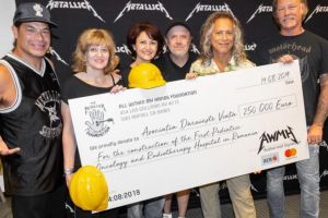 Metallica #DăruieşteViaţă. Aflată în concert în România, trupa a donat 250.000 de euro pentru construirea primului spital de oncologie pediatrică şi a cântat o piesă de la Iris (VIDEO)