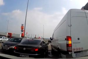 Explicaţii de la sibianul care a depăşit pe contrasens în parcare la Shopping City Sibiu
