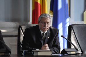 Despre politică şi Caracal