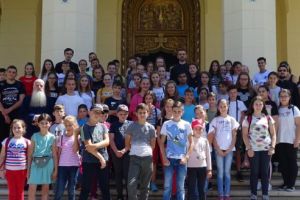 Elevii premianţi din protopopiatul Reghin, în excursie la Alba Iulia