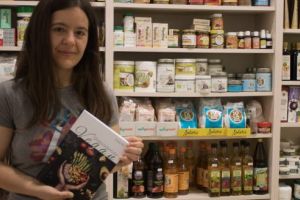 INTERVIU cu Pal Eniko, autoarea cărţii „Ghidul Bobocului Vegan”: “Alimentaţia vegană a fost declarată cea mai sănătoasă alimentaţie”