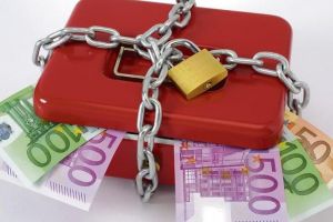 Fiscul nu va mai pune popriri pe conturile persoanelor fizice care au datorii sub 2.000 de lei. Noile plafoane, publicate în Monitorul Oficial