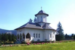 Românii din comunităţile istorice, la hramul mănăstirii de la Izvoru Mureşului