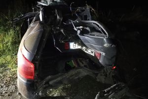 Botoşăneanul care a rupt un stâlp cu maşina la Ionăşeni nu avea permis de conducere. Vezi cine este el!