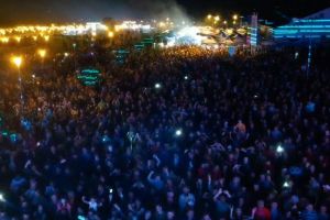 Summer Fest dă startul distracţiei de final de vară la Botoşani. Vezi ce artişti urcă pe scenă vineri!
