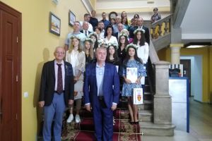 FOTO! Elevii de nota 10 din Botoşani, premiaţi într-un cadru festiv în sala de şedinţe a Consiliului Local