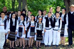 Dansul popular din Valea Largă, reînviat de Ignat Chiroi