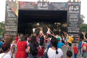 Spectacole interactive, pentru copii, cu echipa Zbumzzi