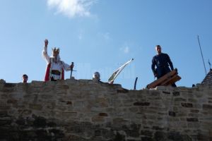 Festivalul Medieval al Sucevei, cel mai mare din ţară,  deschis oficial, cu salve de tun, în ...