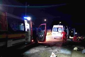 FOTO Accident grav într-o comună din Botoşani! Doi soţi au fost spulberaţi de o maşină