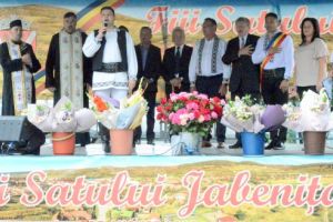 FOTO: „Fiii Satului Jabeniţa”, dezlegare la bucurie, cântec, joc şi voie bună