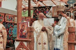 ÎPS Irineu, oaspetele Schitului „Adormirea Maicii Domnului” de la Zimţi