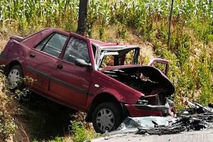 Accidentul frontal de la Tilecuş a fost provocat de un tânăr care a intrat cu maşina pe contrasens