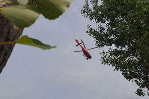 Parapantist căzut într-o zonă greu accesibilă la Râpa Roşie. Intervin pompierii din Sebeş şi elicopterul SMURD