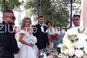 Eveniment mai putin obisnuit la Constanta. Decebal Fagadau a oficiat, astazi, o casatorie la un foisor de pe faleza