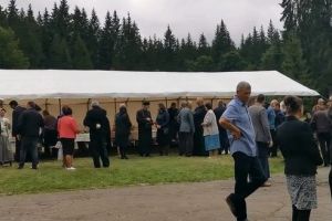 VIDEO: Pelerini la Castelul Regal Lăpuşna