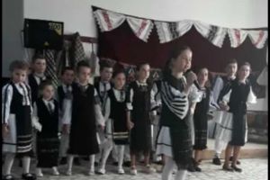 FOTO/ Recital de excepţie al Grupului folcloric ,,Măgura” din Purcăreţi, la ,,Ziua comunei Vinţu de Jos”